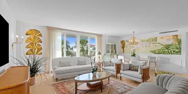 100 Worth Avenue