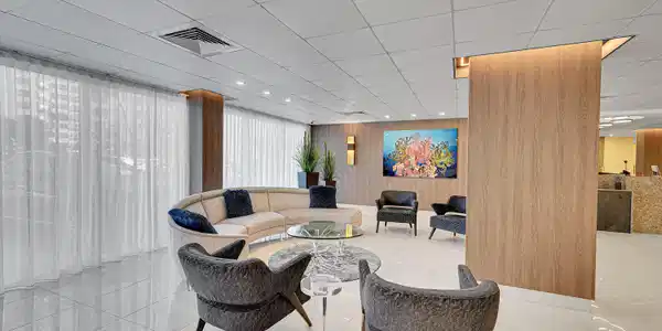 Image 4: 08_lobby