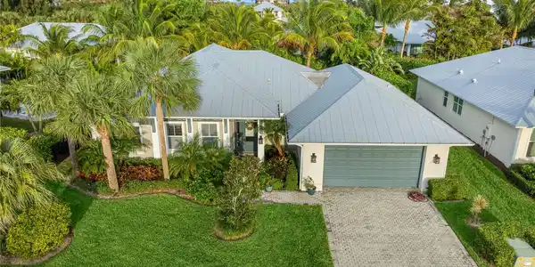3924 Shoreside Dr