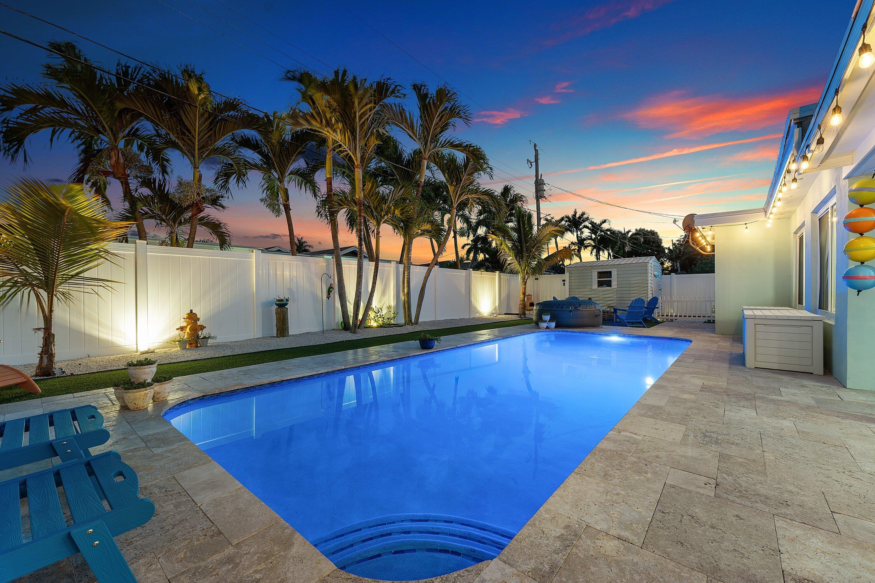 Image 4: Expansive Travertine Paver Deck