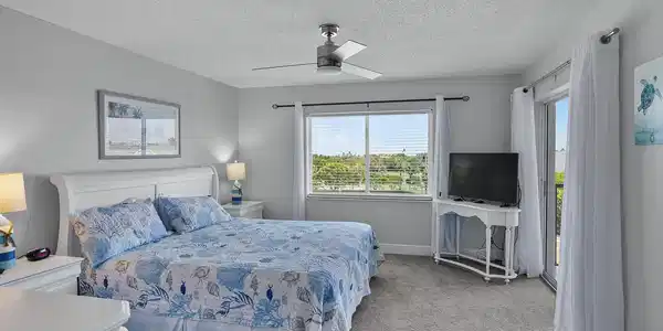 Image 3: 016-034-275 Palm Ave A407-1499x1000