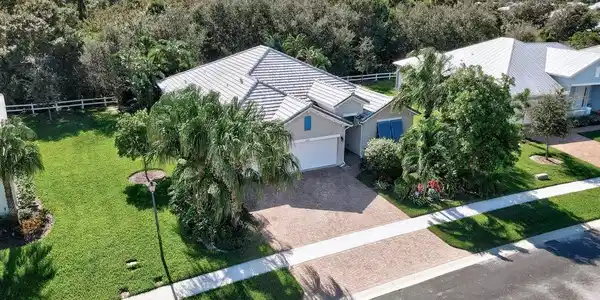 2575 Barbados Ln