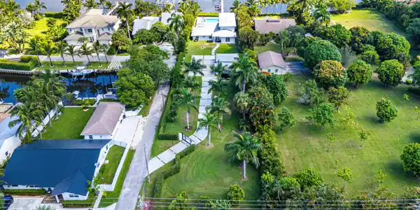 Image 2: 055-5447CenterStreet-Jupiter-FL-33458-FU