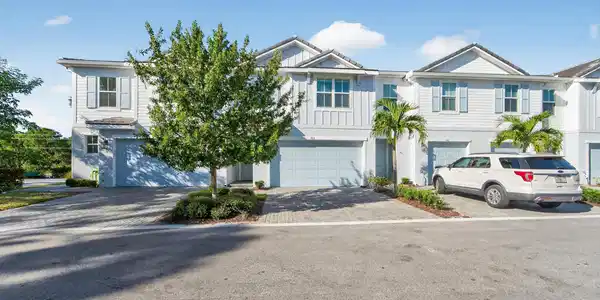 205 Preserve Trail S