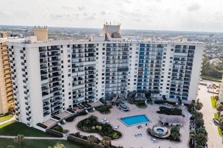 300 Ocean Trail Way