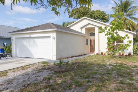 5796 SE Collins Avenue