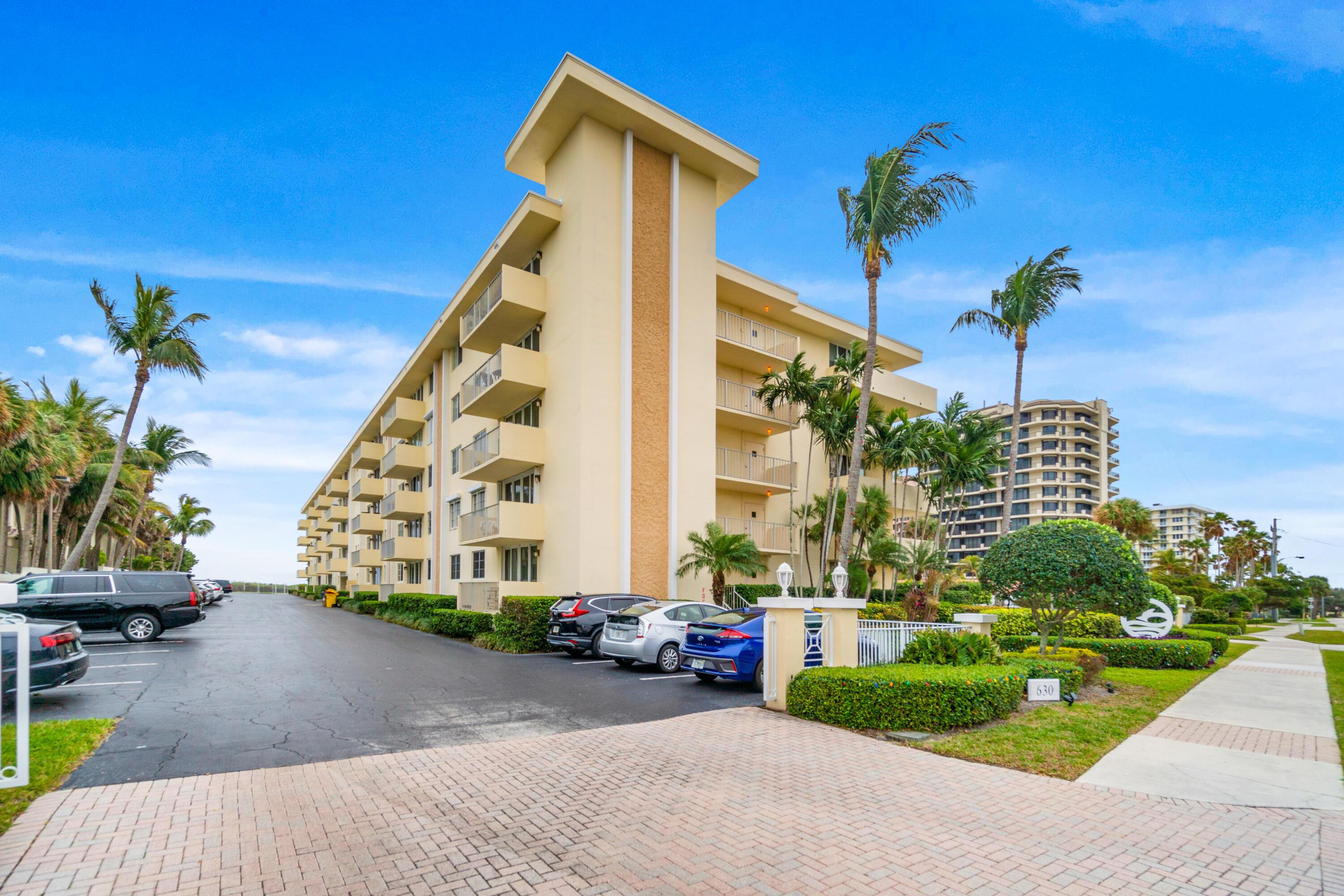 Image 3: 001-630OceanDrive-410-JunoBeach-FL-33408