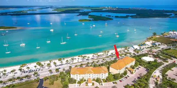 36 Harbour Isles 104 Drive