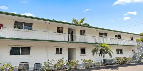 Image 2: 2 Garden St apt 203-16
