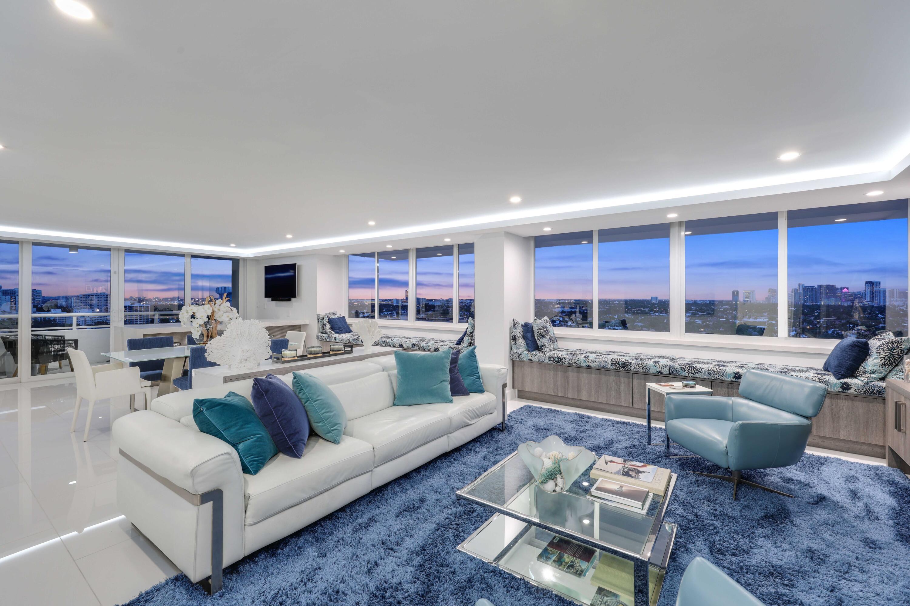 Image 3: Living Room