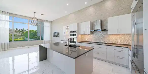 Image 2: 046-1WaterClubWay-301-NorthPalmBeach-SMA
