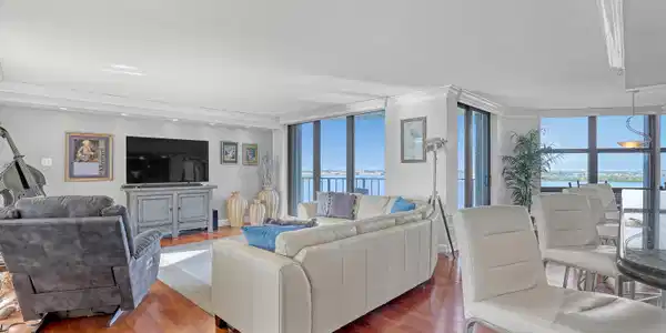 5420 N Ocean Drive