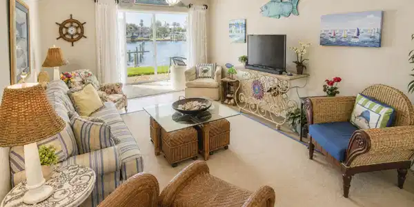 Image 2: 1351 Bayshore Dr-Interior-1