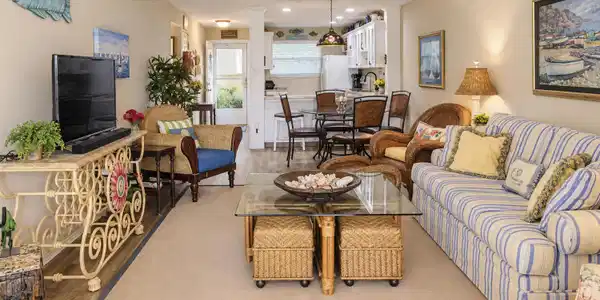 Image 4: 1351 Bayshore Dr-Interior-10
