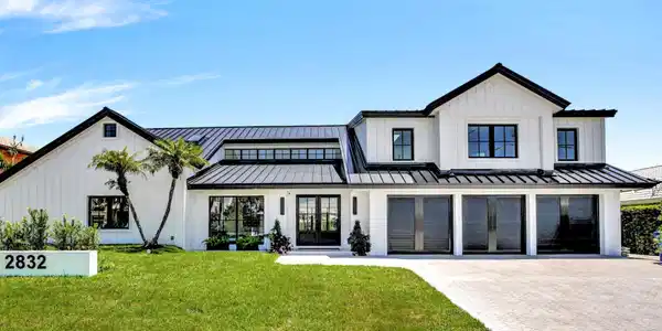 2832 NE 37th Court