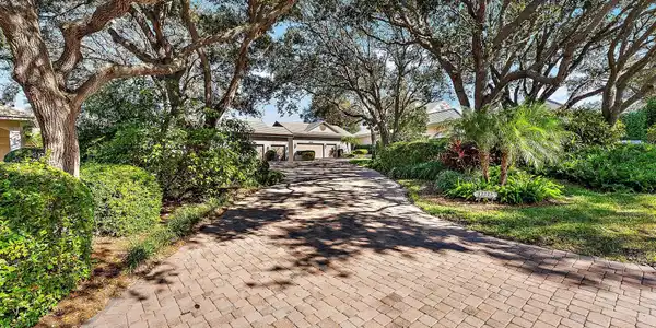 Image 2: Driveway Entry