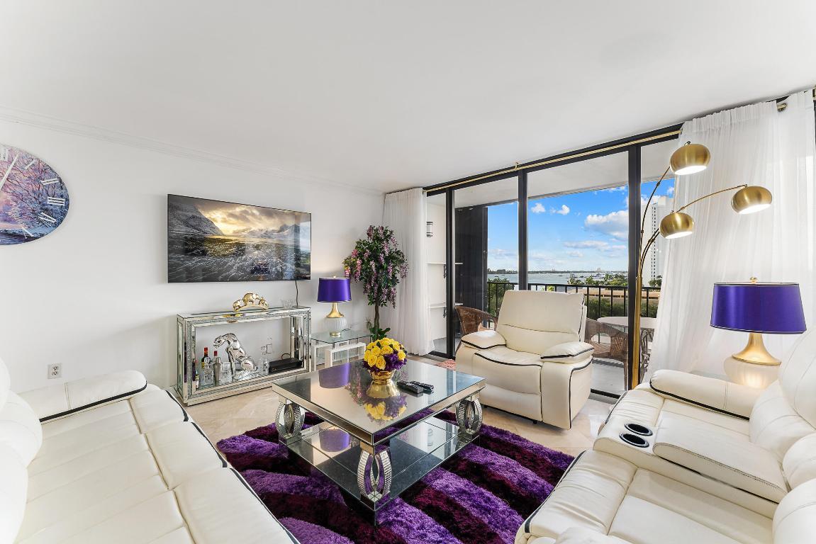 Image 2: Living Room