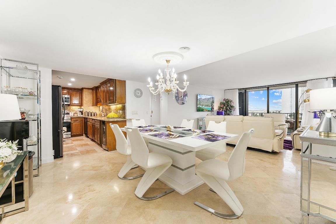 Image 3: Dining