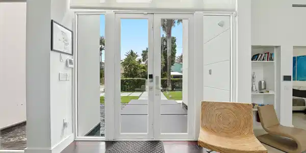 Image 4: Entrance