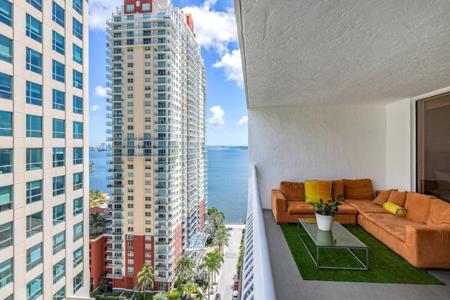 1200 Brickell Bay Dr