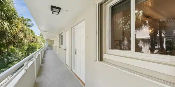 1198 Hillsboro Mile