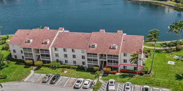 4452 NE Ocean Boulevard