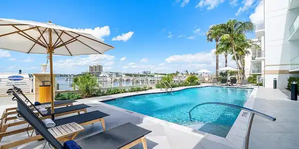 Image 3: 010-184LakeDrive-PalmBeachShores-FL-3340