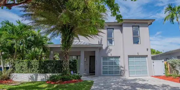 449 NE 17th Way