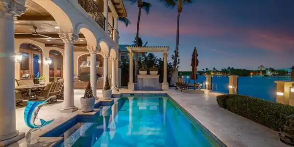 650 Golden Harbour Drive