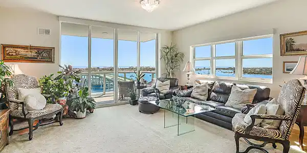 Image 4: LIVING AREA WITH LOTS OF NATURAL LIGHT