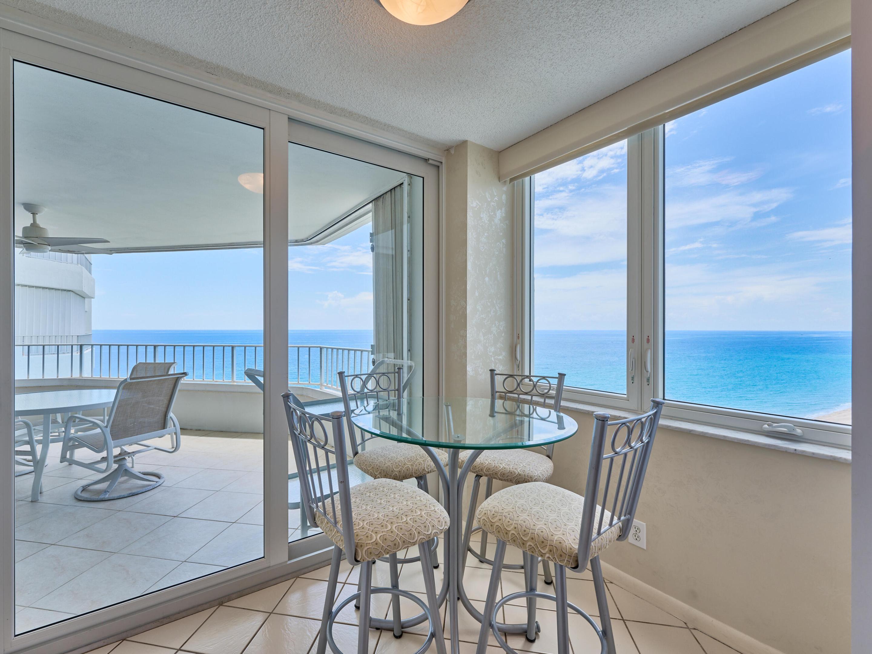 Image 4: BREAKFAST AREA