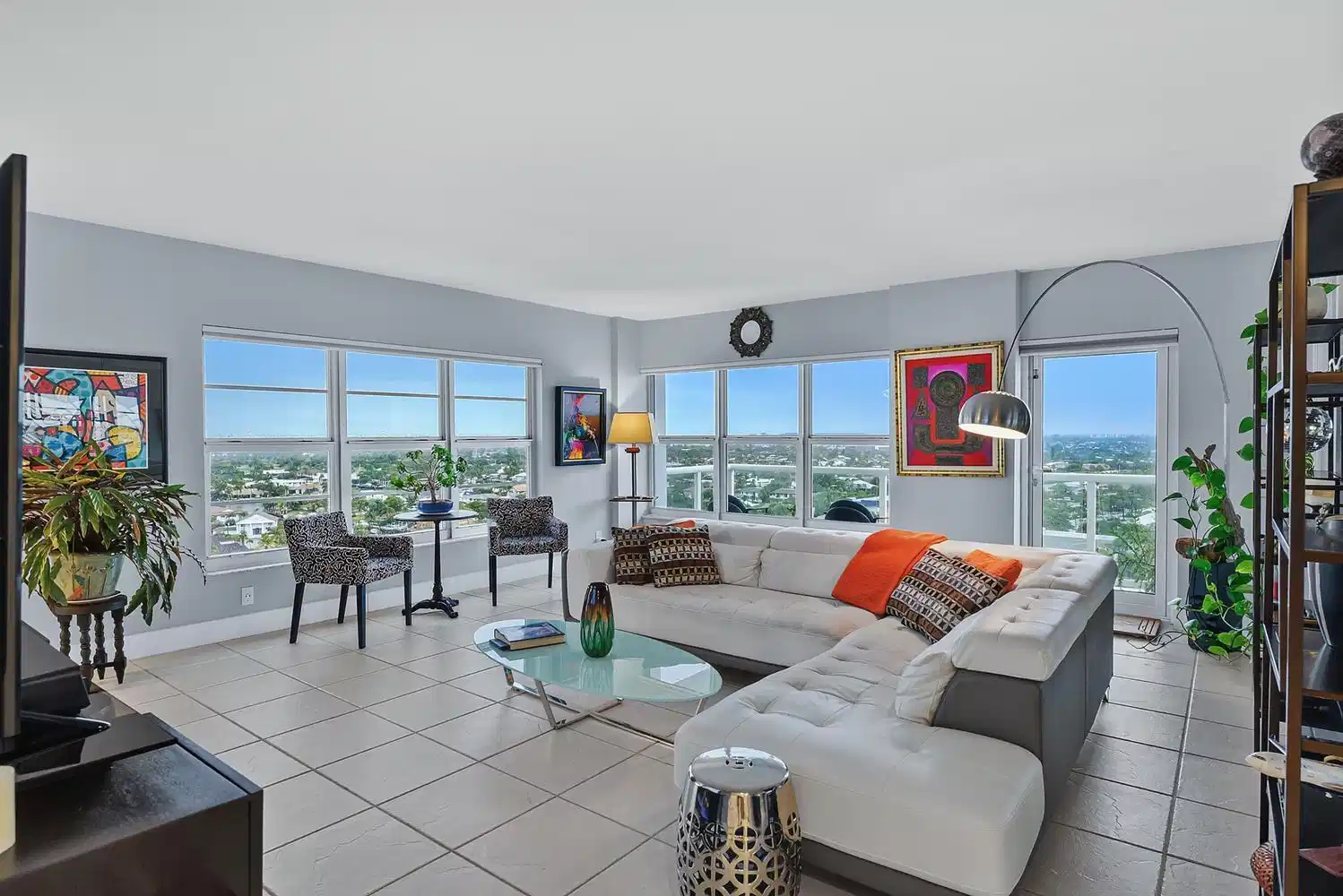 Image 1: 025-027-3550 Galt Ocean Dr-1499x1000
