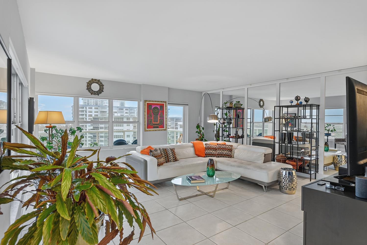 Image 4: 013-012-3550 Galt Ocean Dr-1499x1000