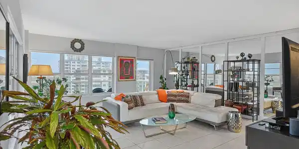 Image 4: 013-012-3550 Galt Ocean Dr-1499x1000