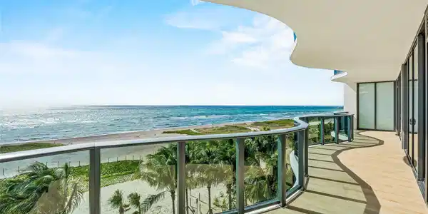 900 N Ocean Boulevard