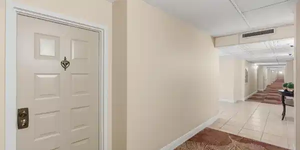 Image 4: 4