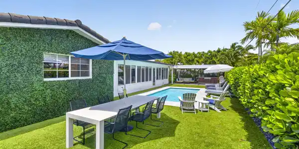 2917 NE 35th Court