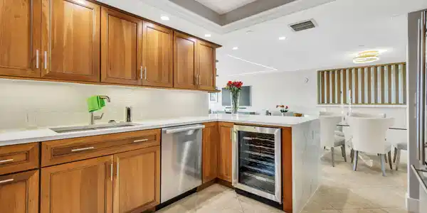 Image 4: Upgraded kitchen