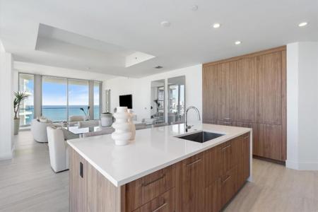 153 N Seabreeze Boulevard