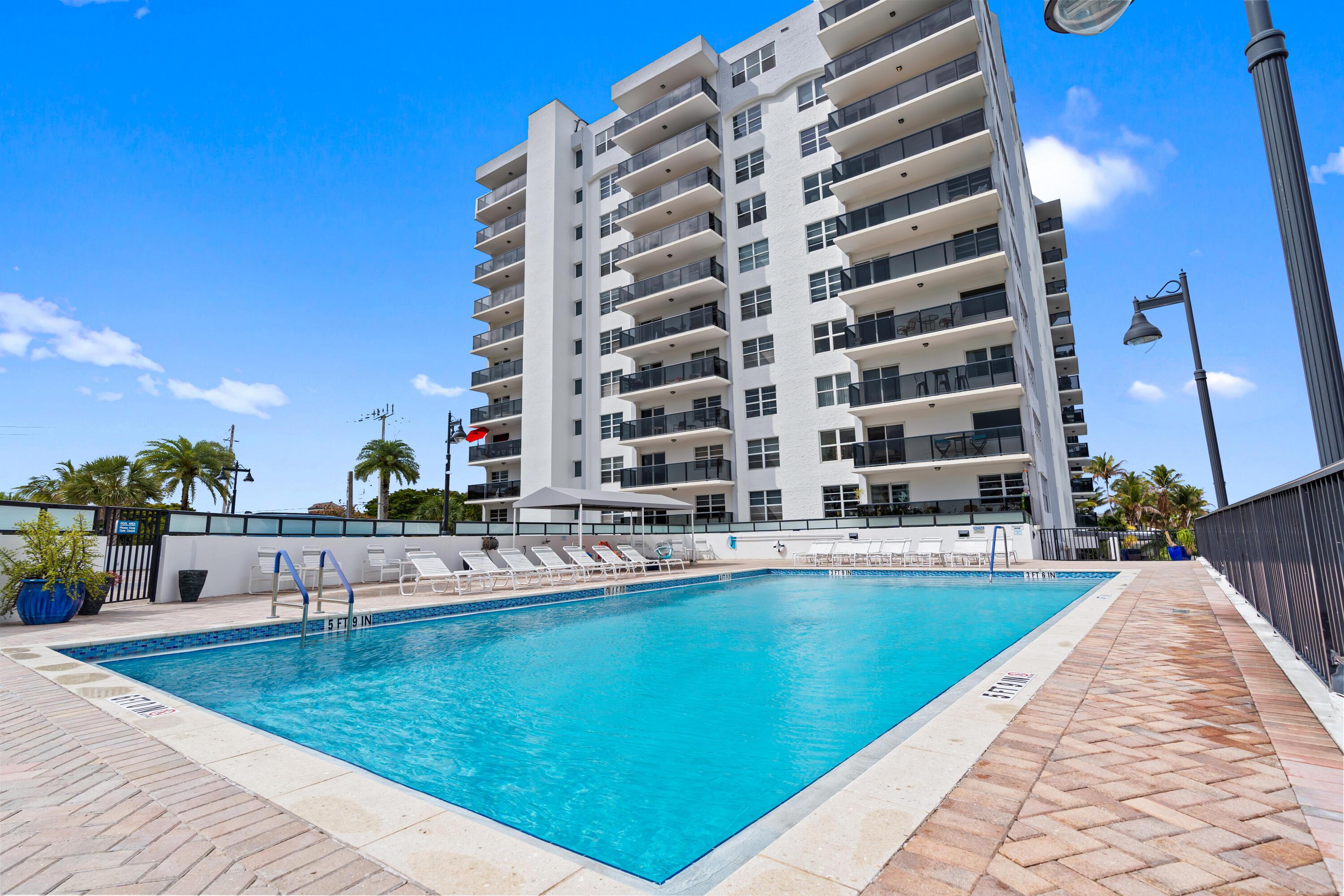 Image 2: POOL