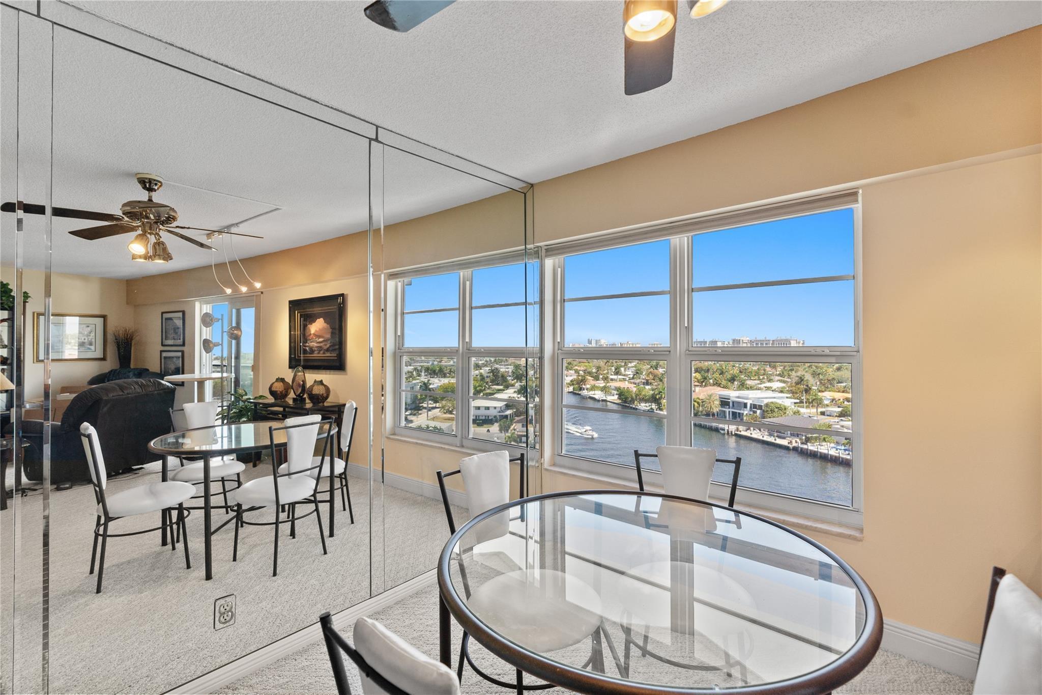 Image 3: OPEN DINING ROOM AREA