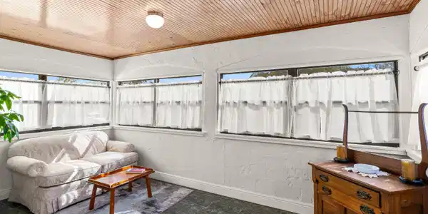 Image 4: FLORIDA ROOM