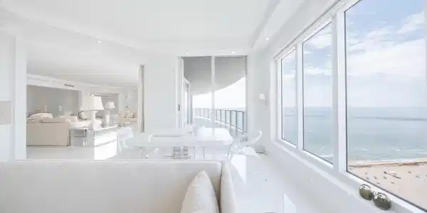 Image 3: Family room/Brkfst area
