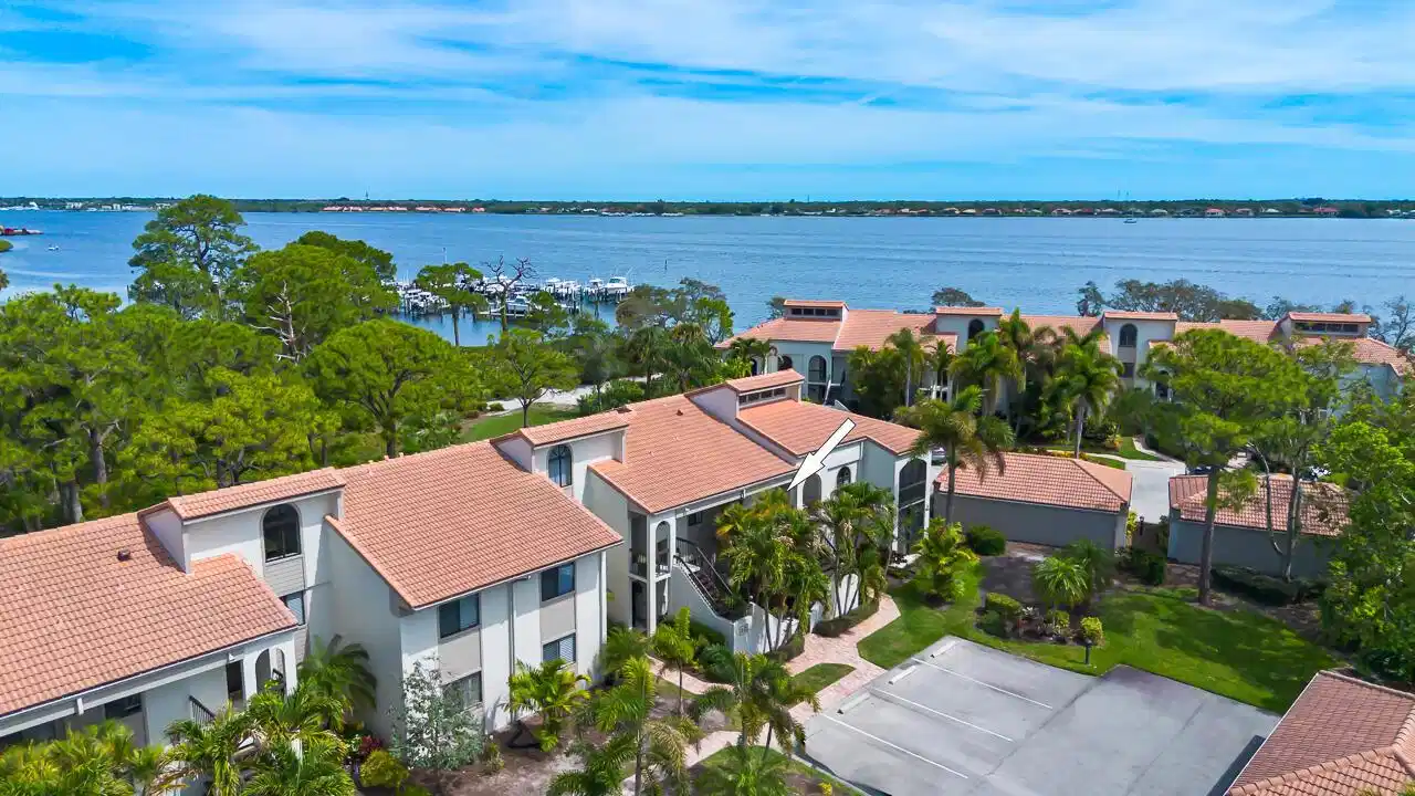 Image 1: 2516 NW Seagrass Drive Unit 8B-1