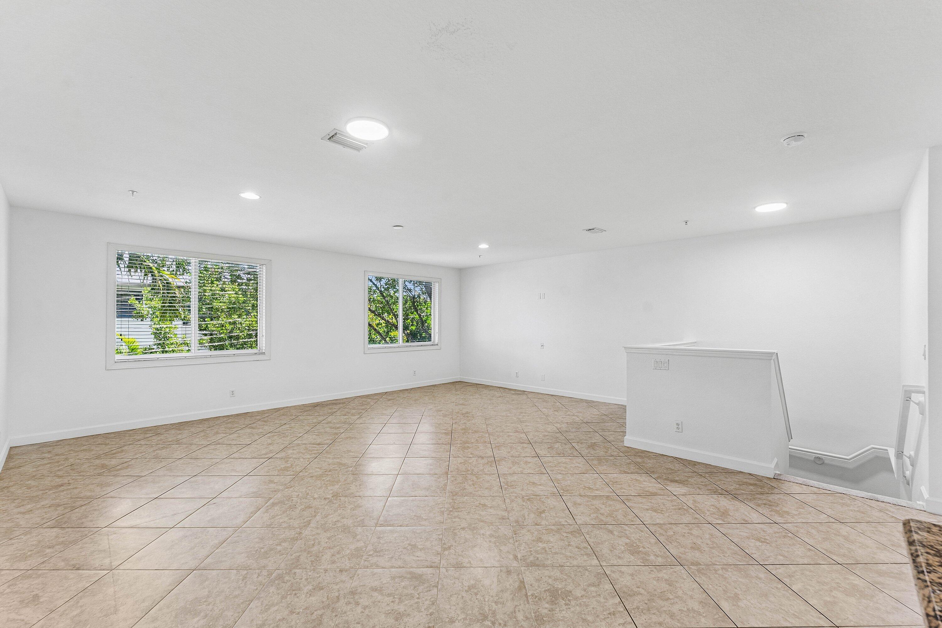 Image 3: 008-3030WatersideCircle-BoyntonBeach-FL-