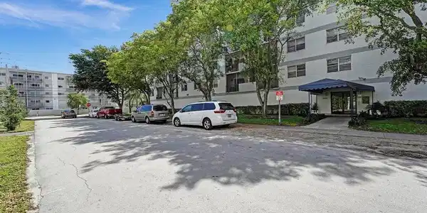 8950 NE 8th Ave