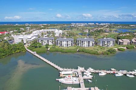 370 NE Edgewater Drive