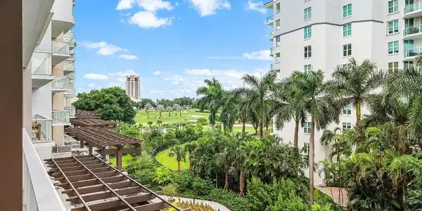220 SE Mizner Boulevard