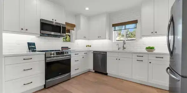 Image 2: kitchen