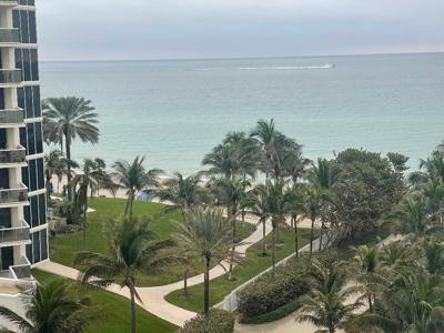 19201 Collins Ave